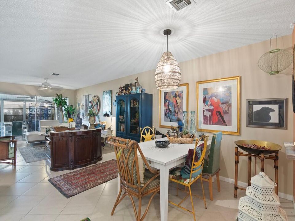 For Sale: $169,900 (2 beds, 2 baths, 1196 Square Feet)