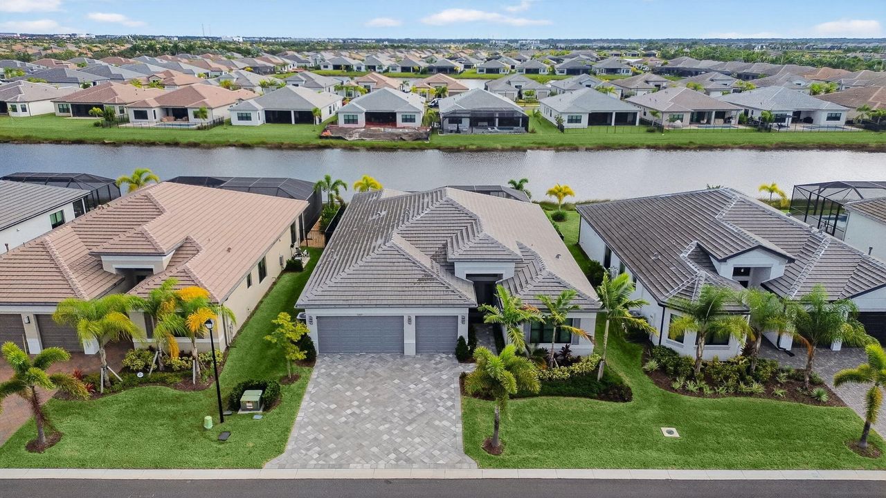 На продажу: $1,200,000 (3 спален, 3 ванн, 2736 Квадратных фут)