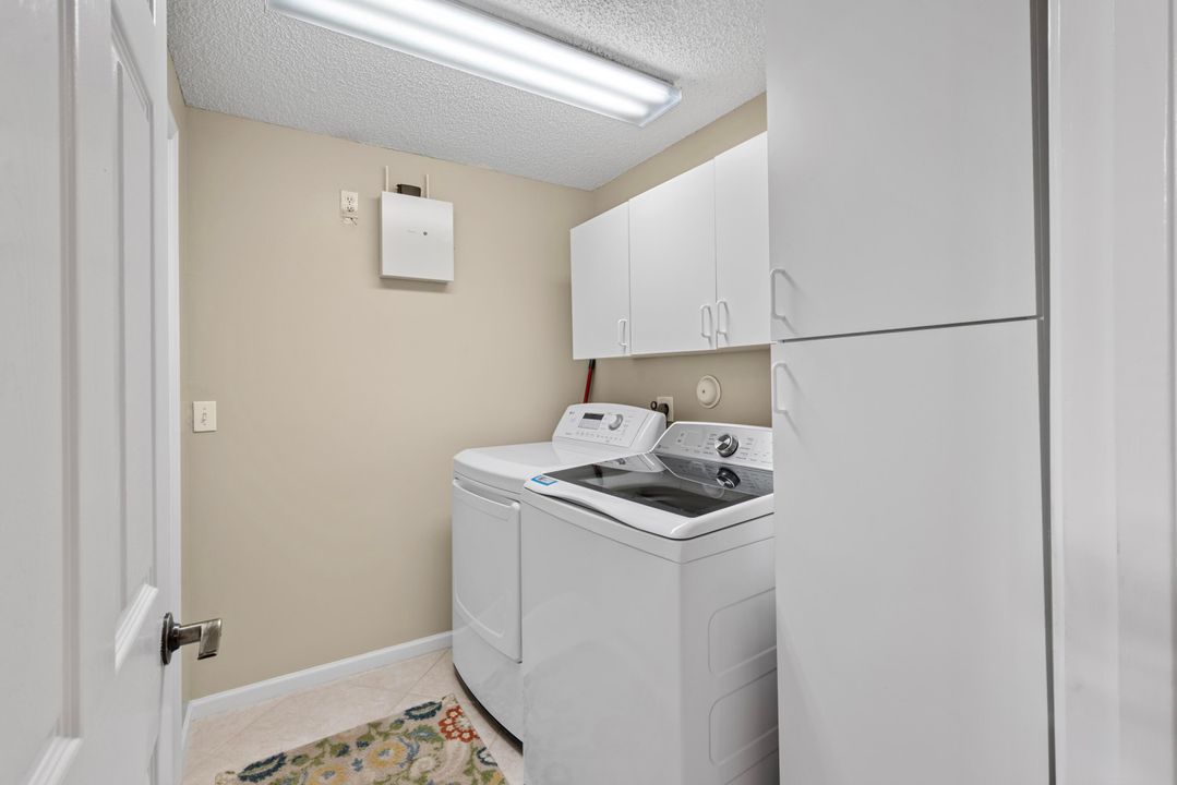 合同活跃: $689,000 (3 贝兹, 2 浴室, 2012 平方英尺)