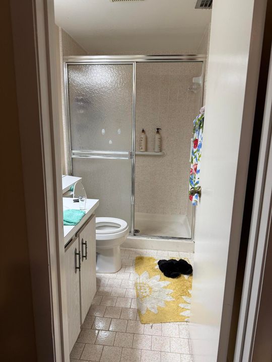 合同活跃: $1,425 (2 贝兹, 2 浴室, 937 平方英尺)