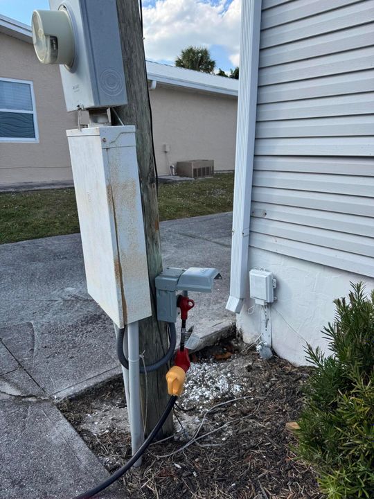 For Sale: $399,000 (3 beds, 2 baths, 1779 Square Feet)