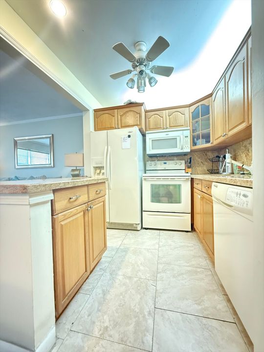 待售: $89,999 (1 贝兹, 1 浴室, 683 平方英尺)