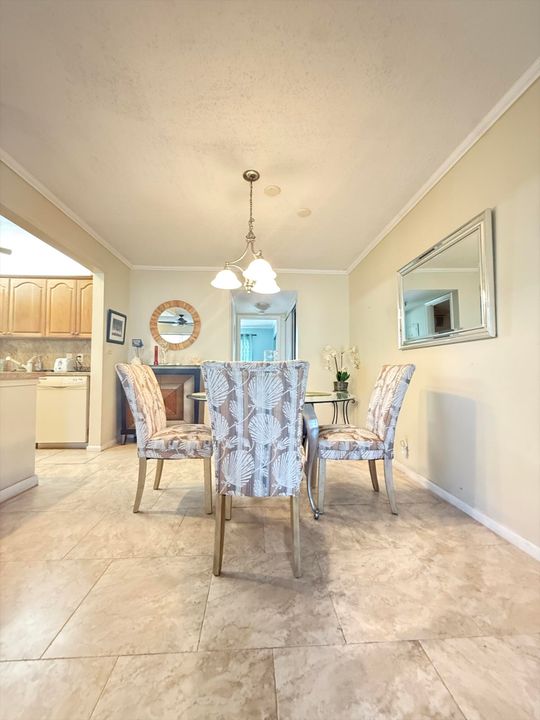 待售: $89,999 (1 贝兹, 1 浴室, 683 平方英尺)