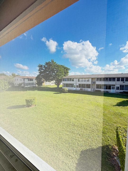 待售: $89,999 (1 贝兹, 1 浴室, 683 平方英尺)