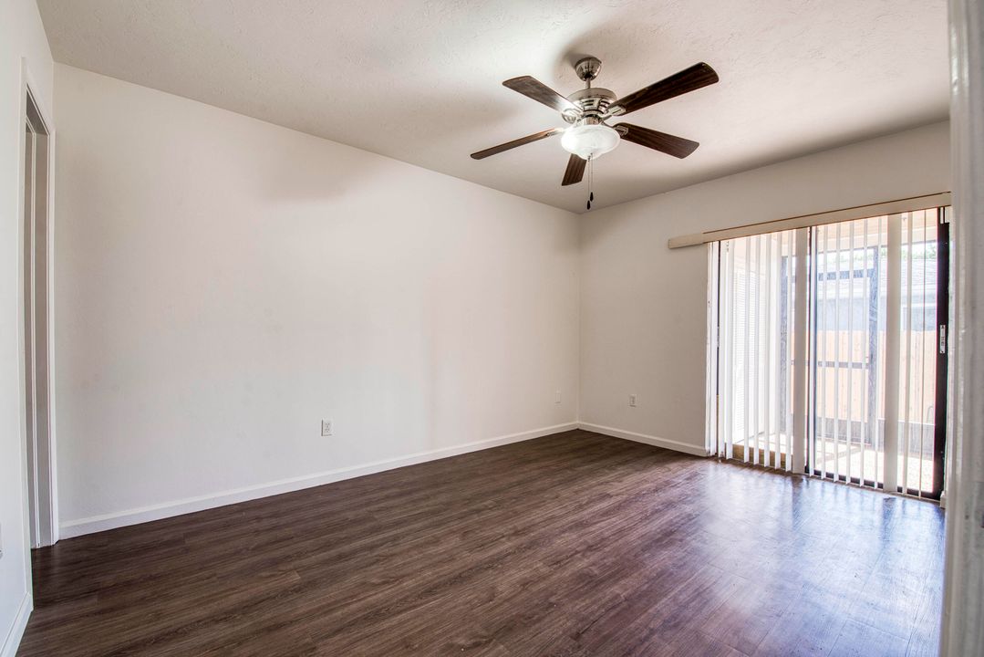 待售: $275,000 (2 贝兹, 2 浴室, 1008 平方英尺)