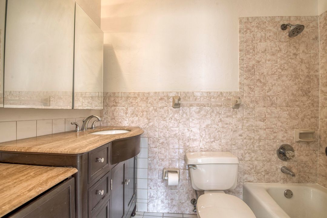 待售: $275,000 (2 贝兹, 2 浴室, 1008 平方英尺)