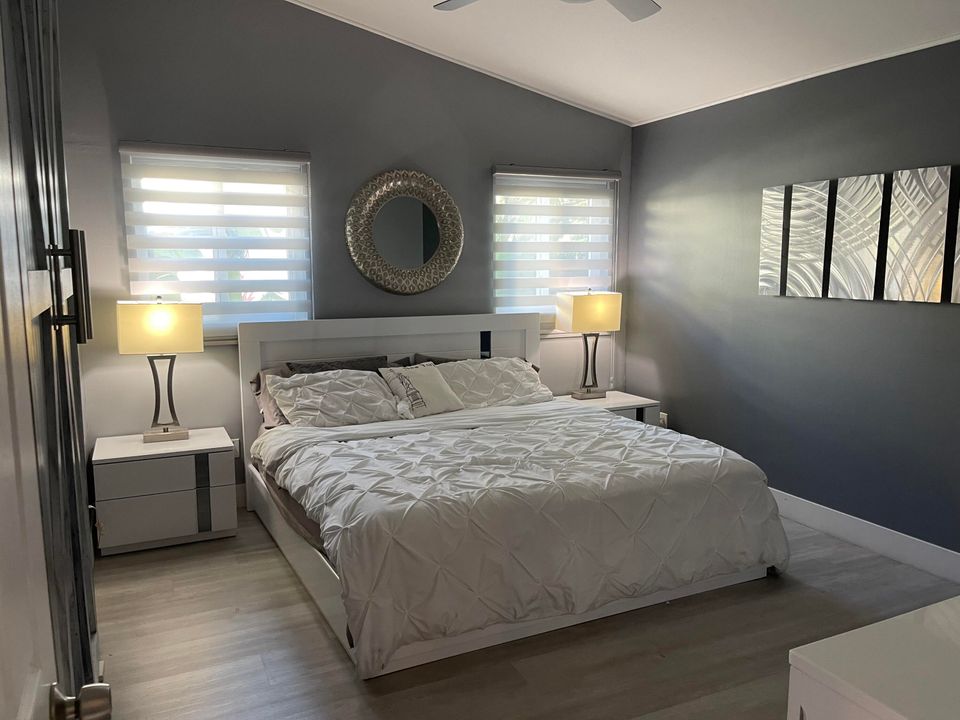 For Sale: $384,999 (2 beds, 2 baths, 1245 Square Feet)