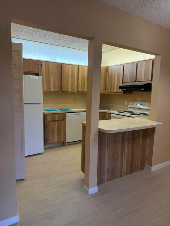 出租: $1,450 (2 贝兹, 1 浴室, 818 平方英尺)