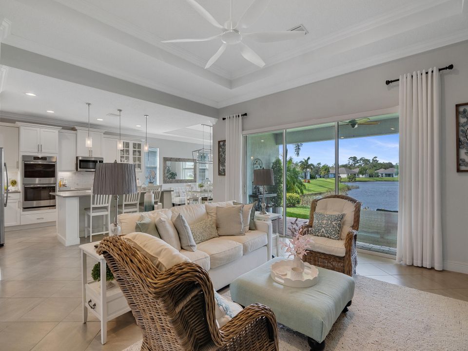 For Sale: $550,000 (2 beds, 2 baths, 2082 Square Feet)