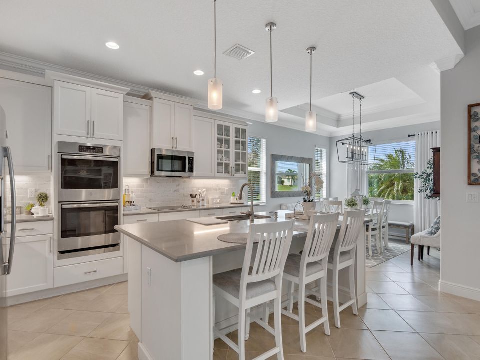 For Sale: $550,000 (2 beds, 2 baths, 2082 Square Feet)