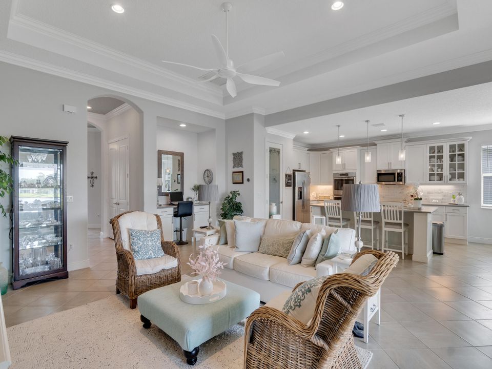 For Sale: $550,000 (2 beds, 2 baths, 2082 Square Feet)