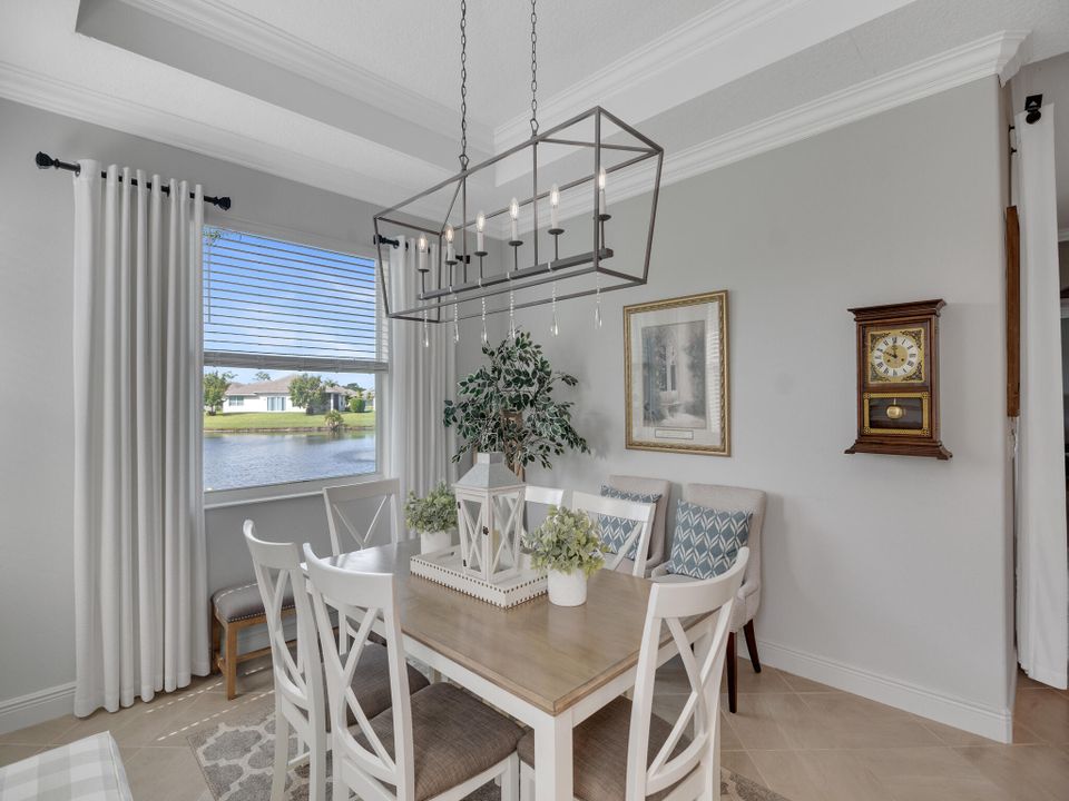 For Sale: $550,000 (2 beds, 2 baths, 2082 Square Feet)