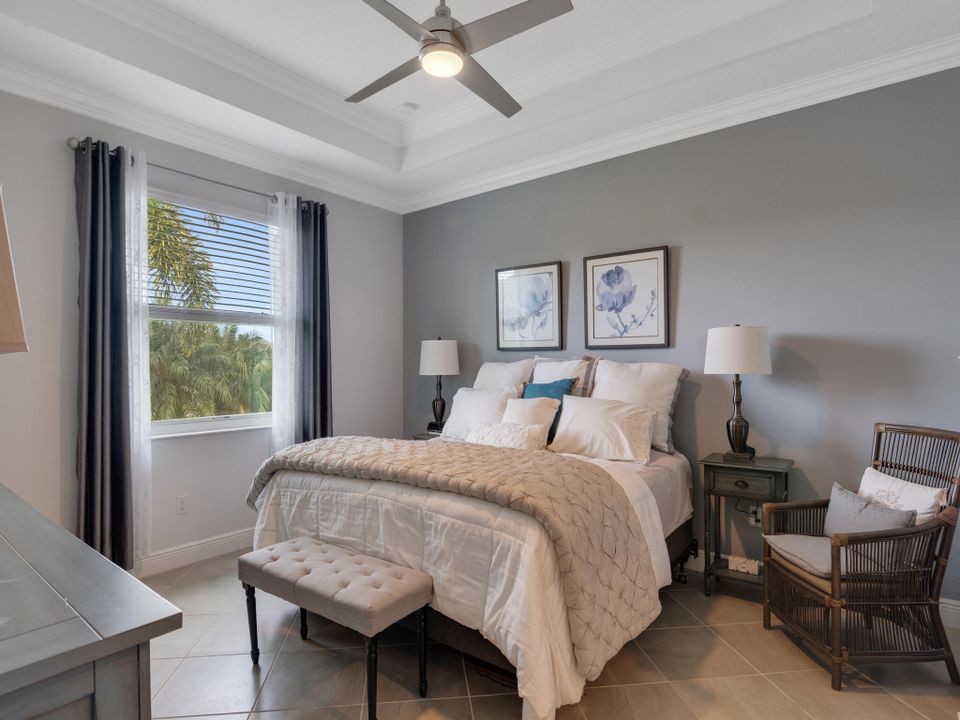 For Sale: $550,000 (2 beds, 2 baths, 2082 Square Feet)