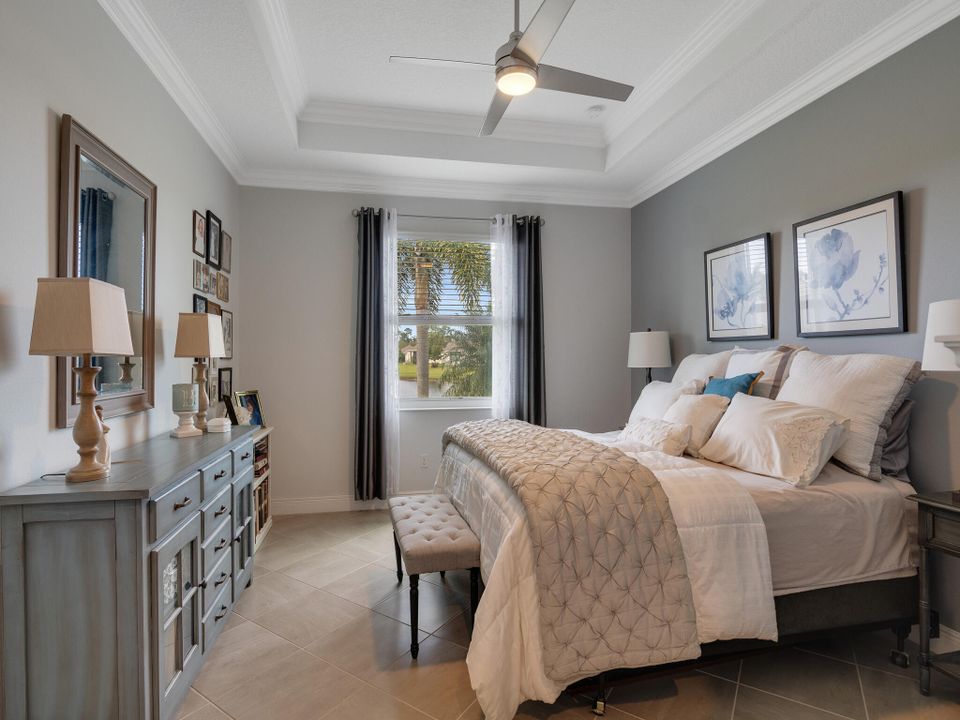 For Sale: $550,000 (2 beds, 2 baths, 2082 Square Feet)