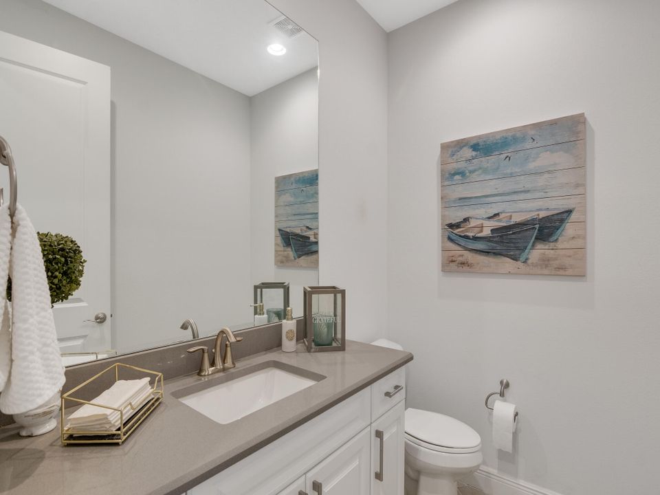 For Sale: $550,000 (2 beds, 2 baths, 2082 Square Feet)