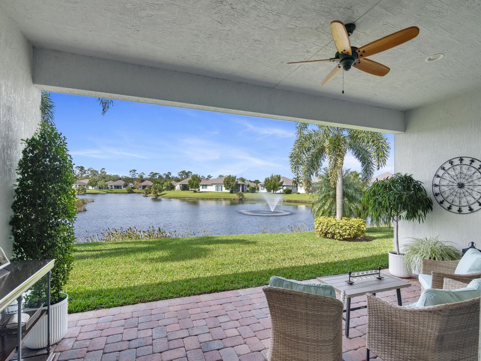 For Sale: $550,000 (2 beds, 2 baths, 2082 Square Feet)