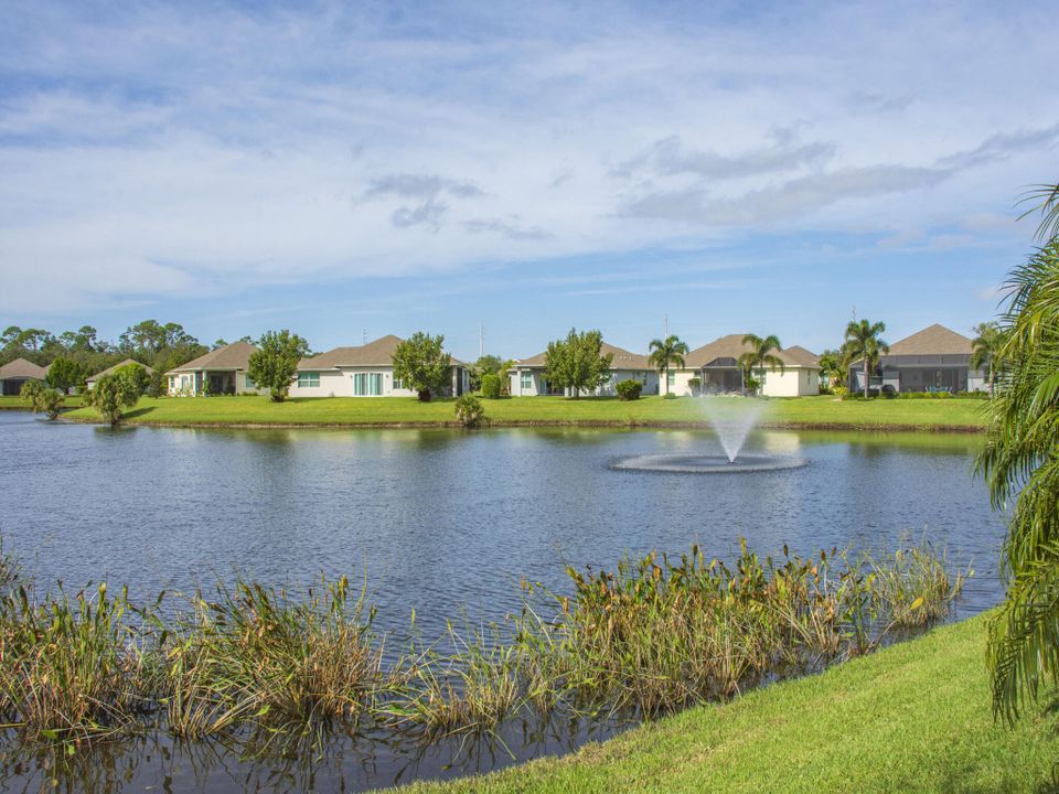 For Sale: $550,000 (2 beds, 2 baths, 2082 Square Feet)