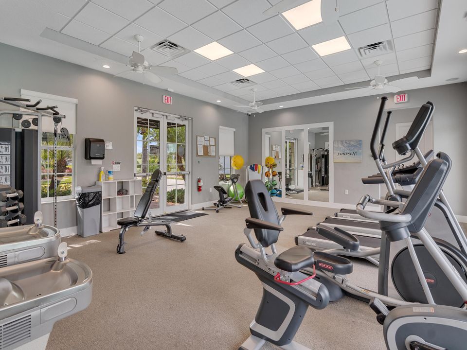 For Sale: $550,000 (2 beds, 2 baths, 2082 Square Feet)