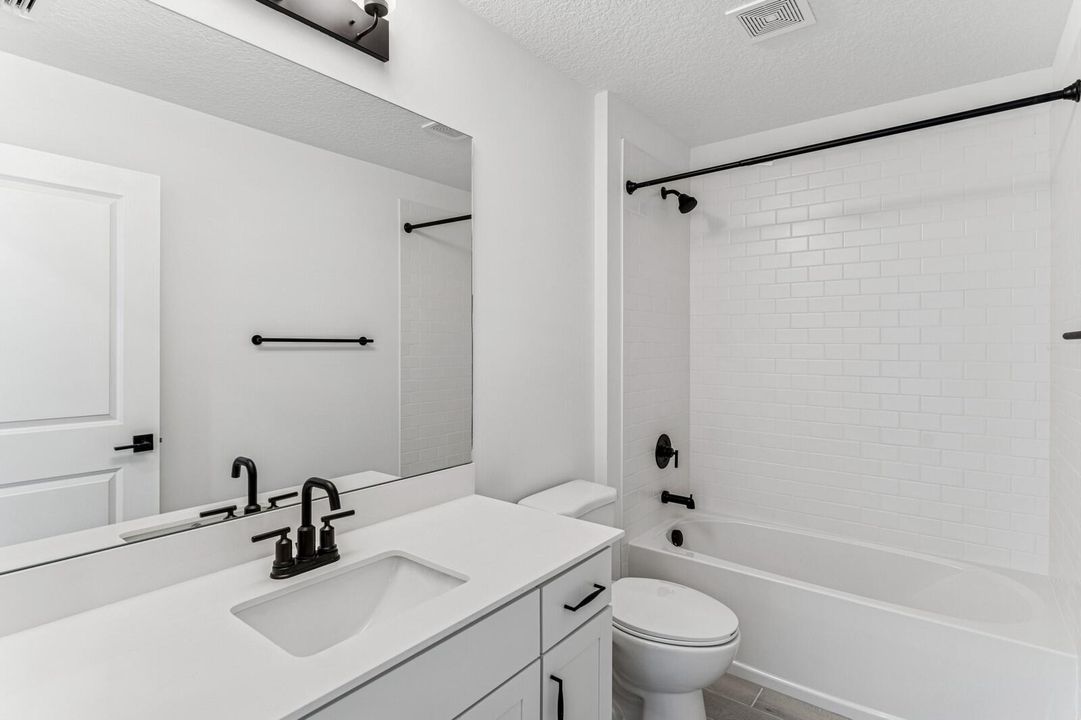 На продажу: $489,995 (3 спален, 2 ванн, 1986 Квадратных фут)