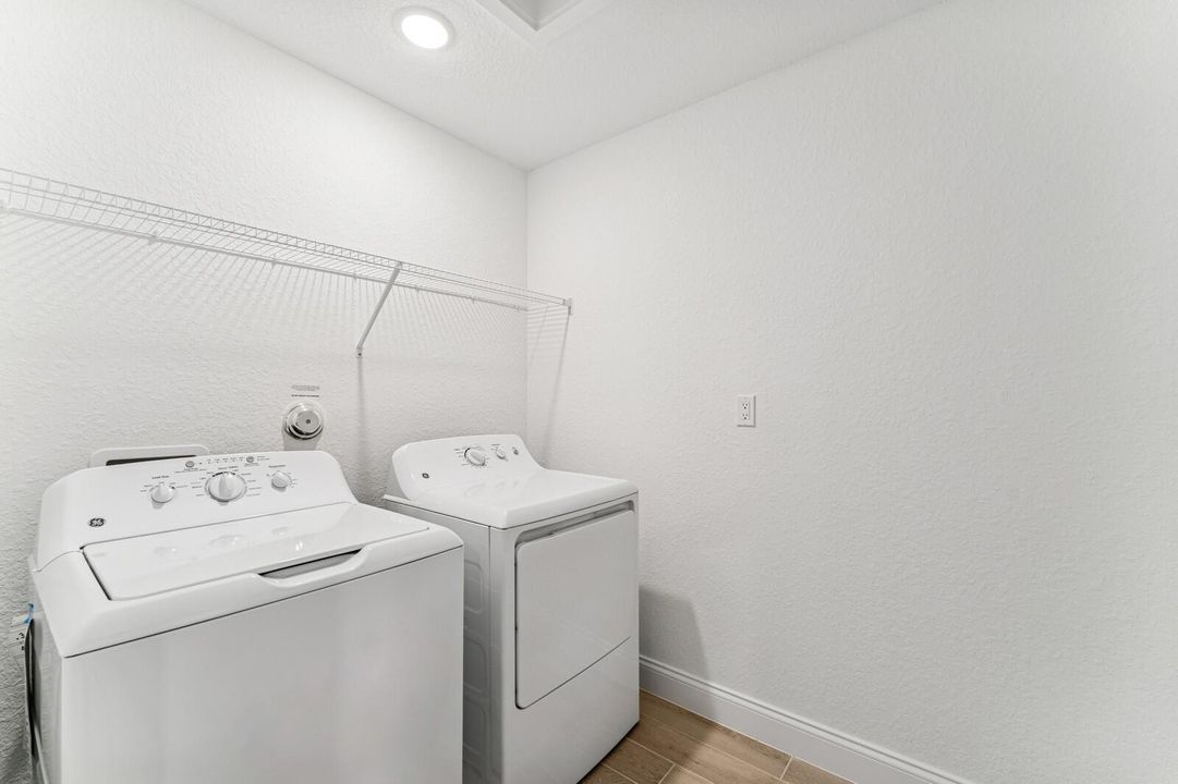 На продажу: $489,995 (3 спален, 2 ванн, 1986 Квадратных фут)