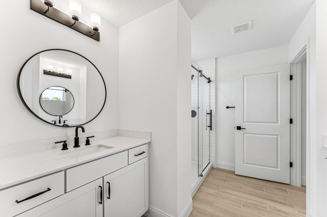 На продажу: $489,995 (3 спален, 2 ванн, 1986 Квадратных фут)