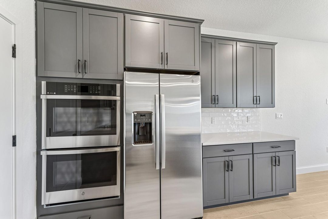 На продажу: $489,995 (3 спален, 2 ванн, 1986 Квадратных фут)