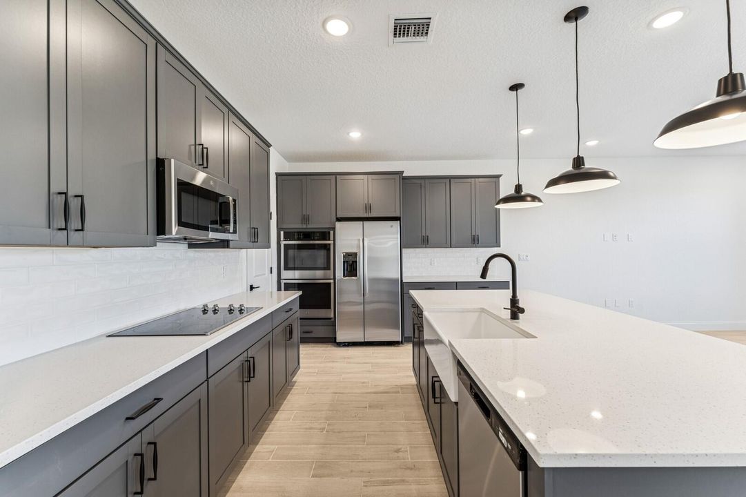 На продажу: $489,995 (3 спален, 2 ванн, 1986 Квадратных фут)