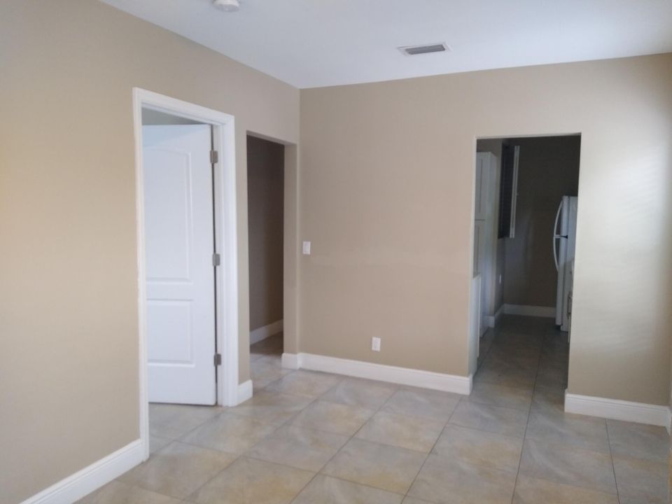 Под контрактом: $1,650 (2 спален, 1 ванн, 1000 Квадратных фут)