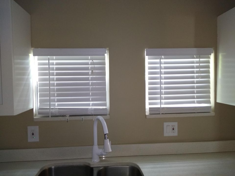 Под контрактом: $1,650 (2 спален, 1 ванн, 1000 Квадратных фут)