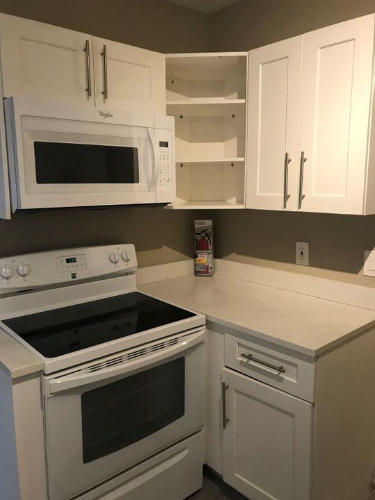 Под контрактом: $1,650 (2 спален, 1 ванн, 1000 Квадратных фут)