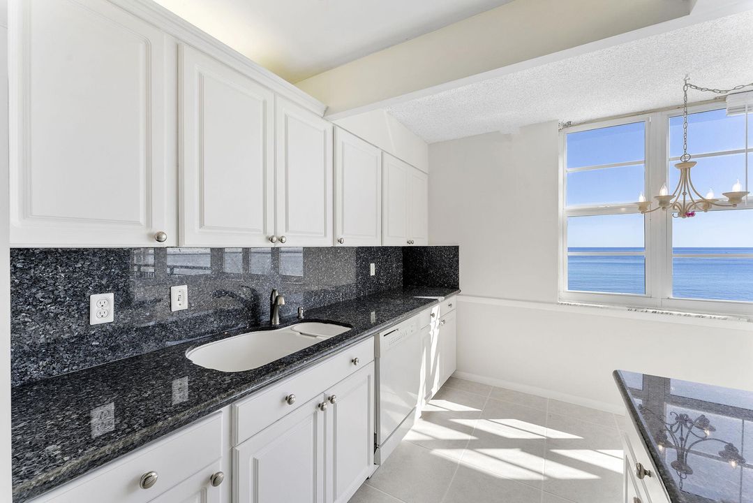 待售: $1,750,000 (3 贝兹, 2 浴室, 1800 平方英尺)