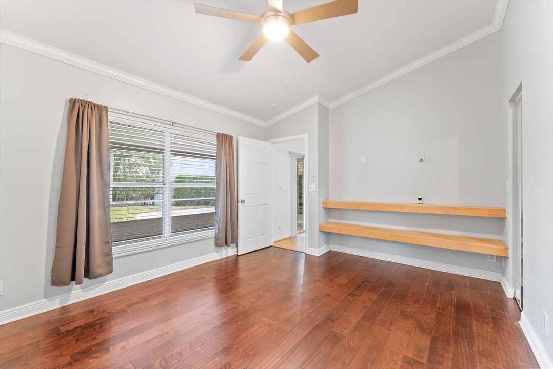 For Sale: $495,000 (3 beds, 2 baths, 1251 Square Feet)