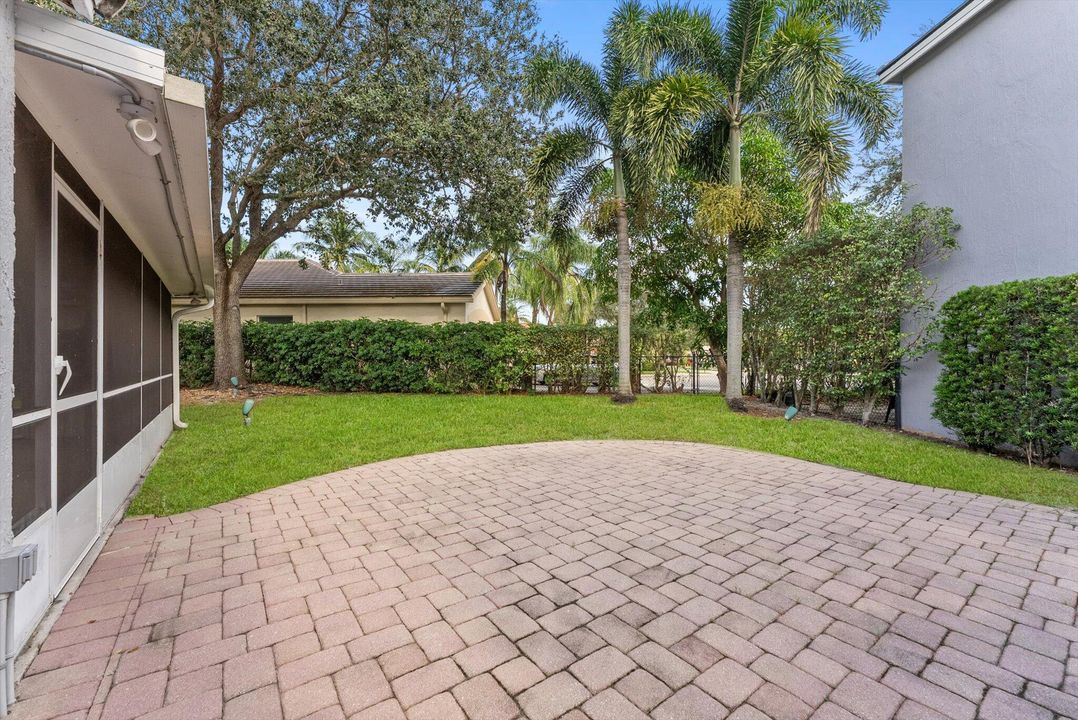 For Sale: $495,000 (3 beds, 2 baths, 1251 Square Feet)