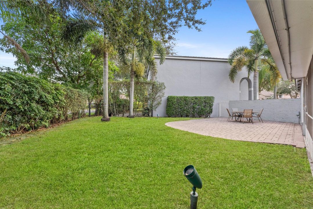 For Sale: $495,000 (3 beds, 2 baths, 1251 Square Feet)