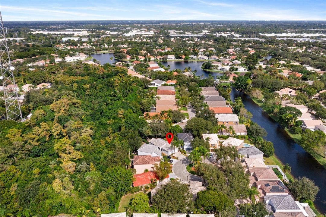 For Sale: $495,000 (3 beds, 2 baths, 1251 Square Feet)
