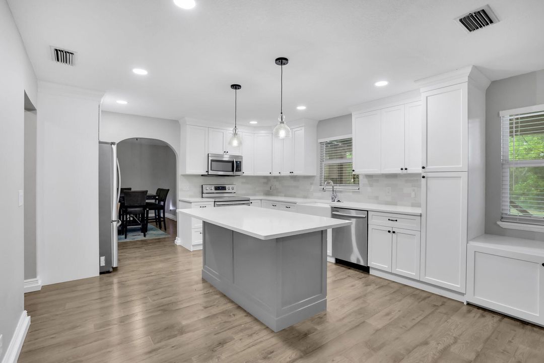 For Sale: $675,000 (3 beds, 2 baths, 2002 Square Feet)