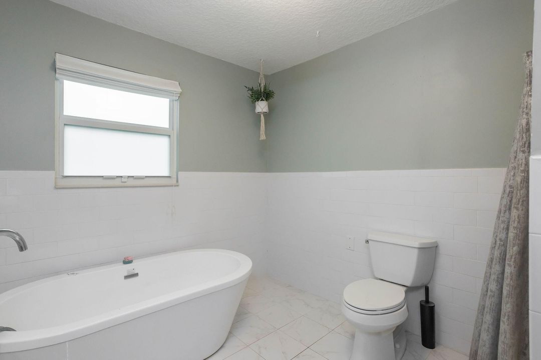 For Sale: $675,000 (3 beds, 2 baths, 2002 Square Feet)