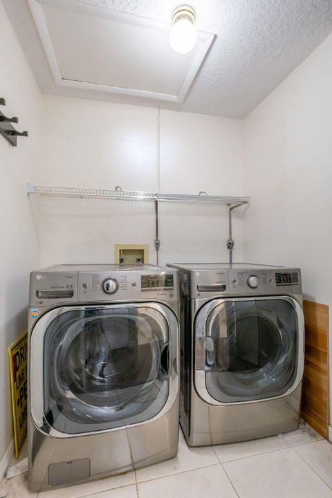 For Sale: $675,000 (3 beds, 2 baths, 2002 Square Feet)