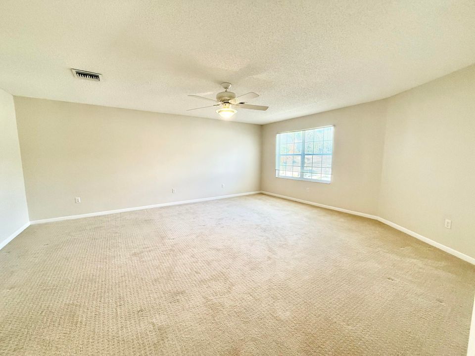 出租: $4,200 (4 贝兹, 2 浴室, 2633 平方英尺)