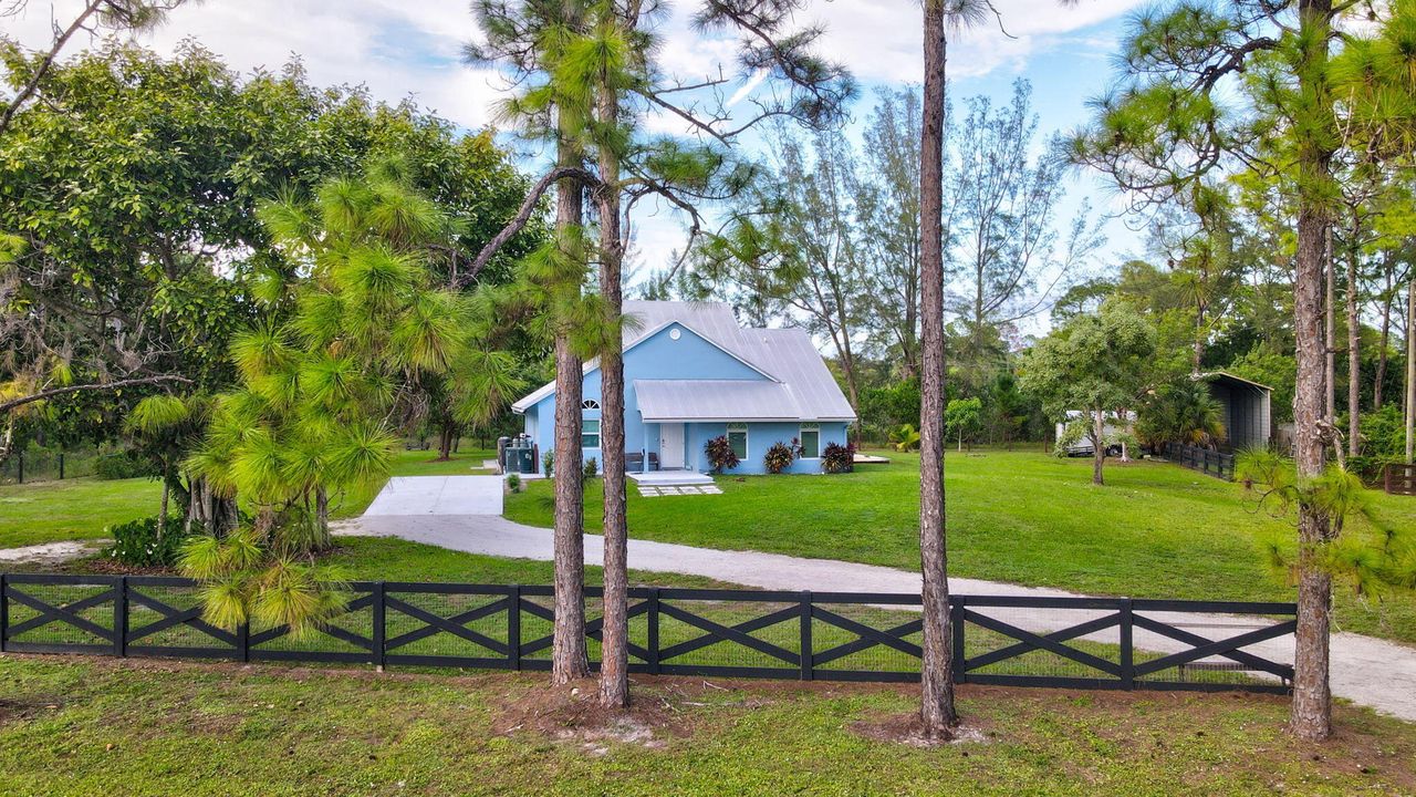 For Sale: $675,000 (3 beds, 2 baths, 2002 Square Feet)