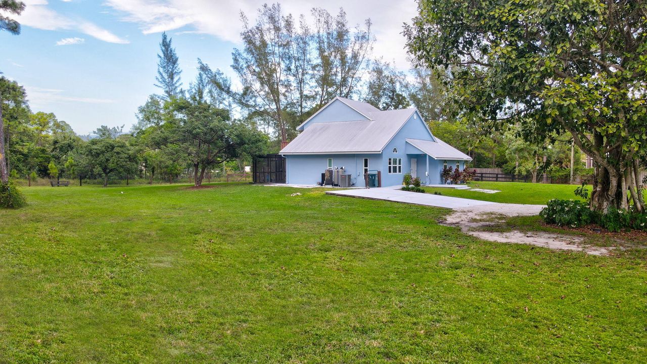 For Sale: $675,000 (3 beds, 2 baths, 2002 Square Feet)