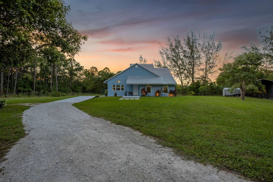 For Sale: $675,000 (3 beds, 2 baths, 2002 Square Feet)