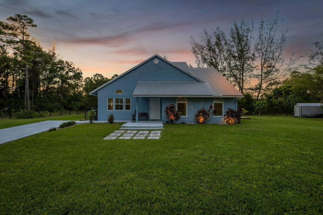 For Sale: $675,000 (3 beds, 2 baths, 2002 Square Feet)