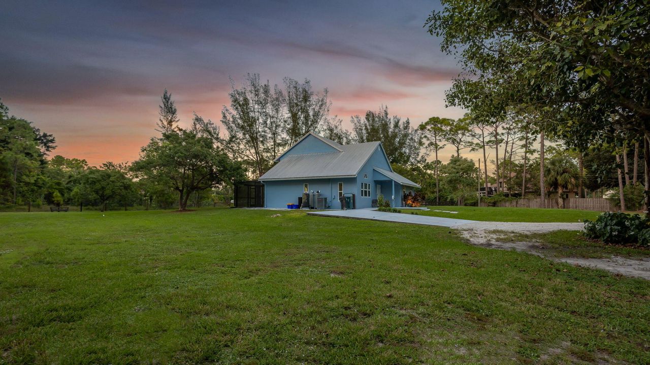 For Sale: $675,000 (3 beds, 2 baths, 2002 Square Feet)
