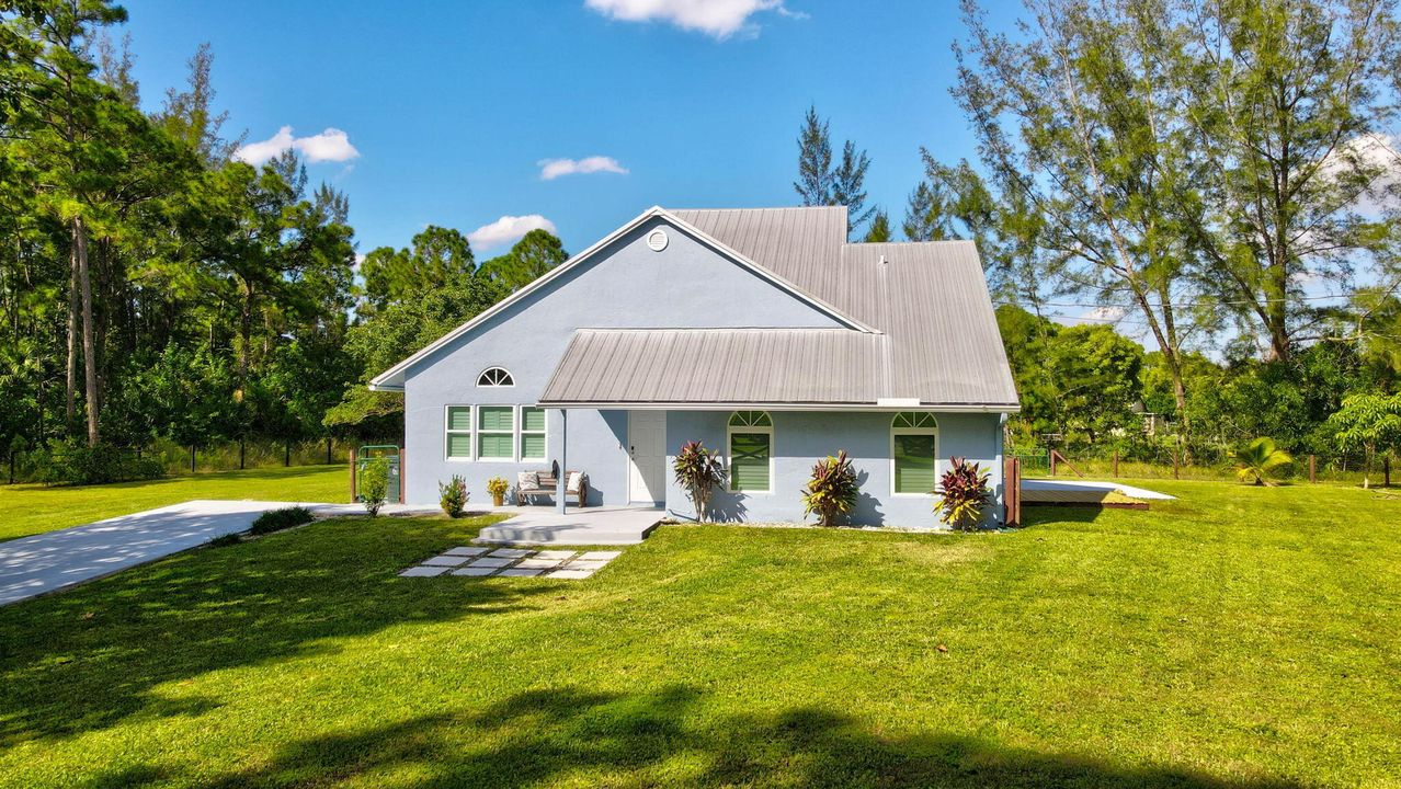 For Sale: $675,000 (3 beds, 2 baths, 2002 Square Feet)