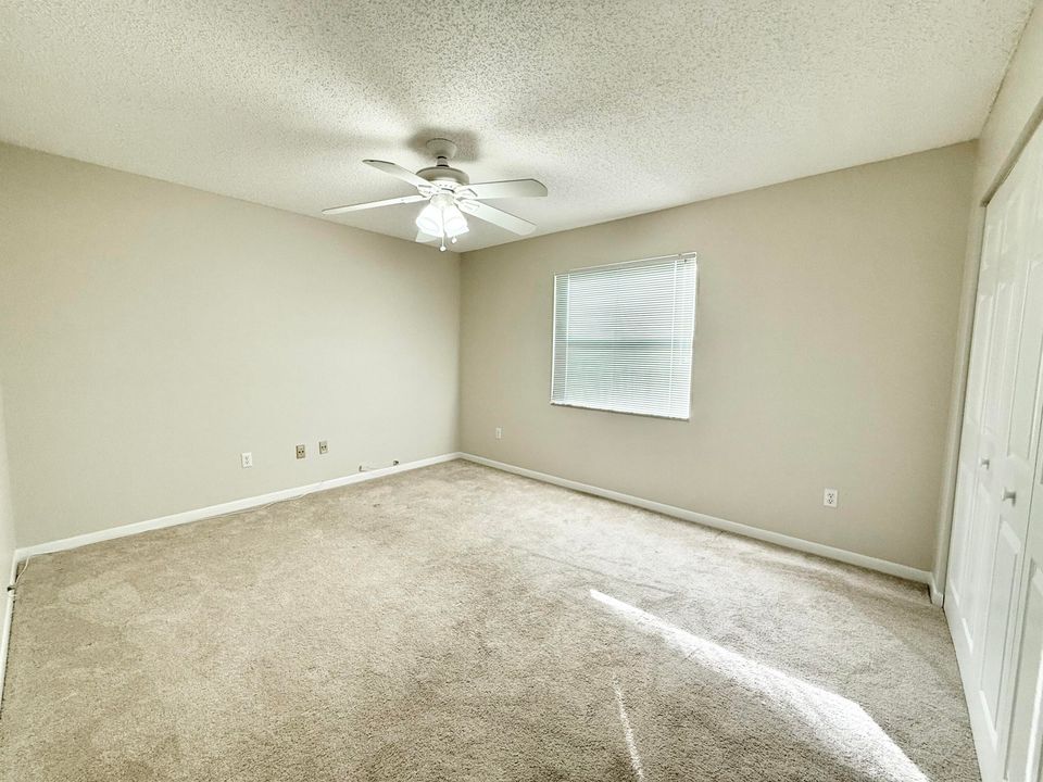 出租: $4,200 (4 贝兹, 2 浴室, 2633 平方英尺)