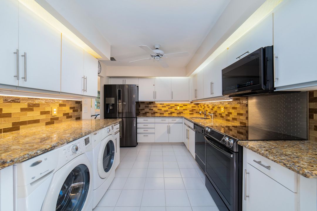 For Sale: $325,000 (3 beds, 2 baths, 1809 Square Feet)