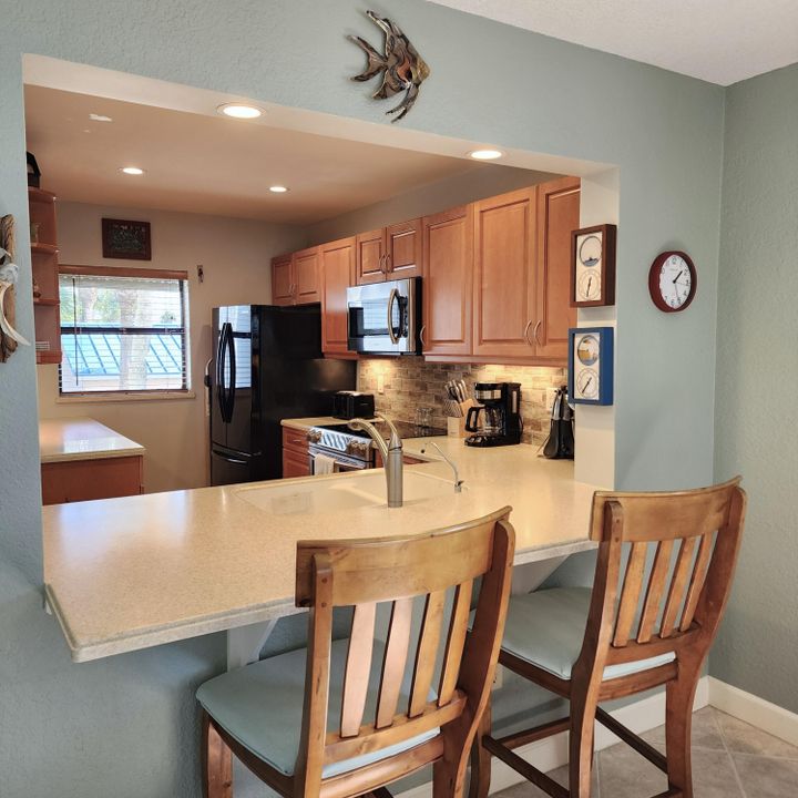 待售: $425,000 (2 贝兹, 2 浴室, 1126 平方英尺)