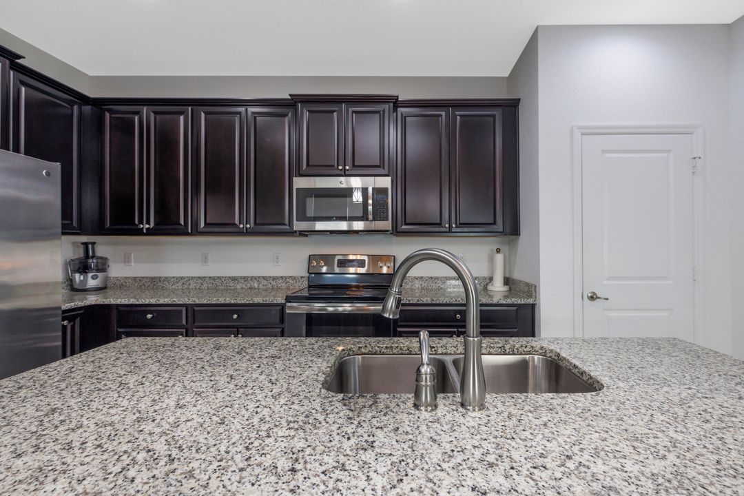 En Venta: $385,000 (2 camas, 2 baños, 1654 Pies cuadrados)