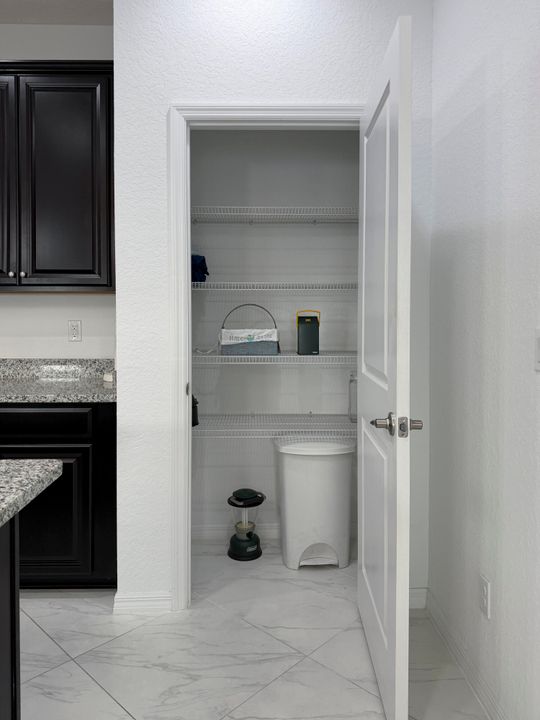 En Venta: $385,000 (2 camas, 2 baños, 1654 Pies cuadrados)